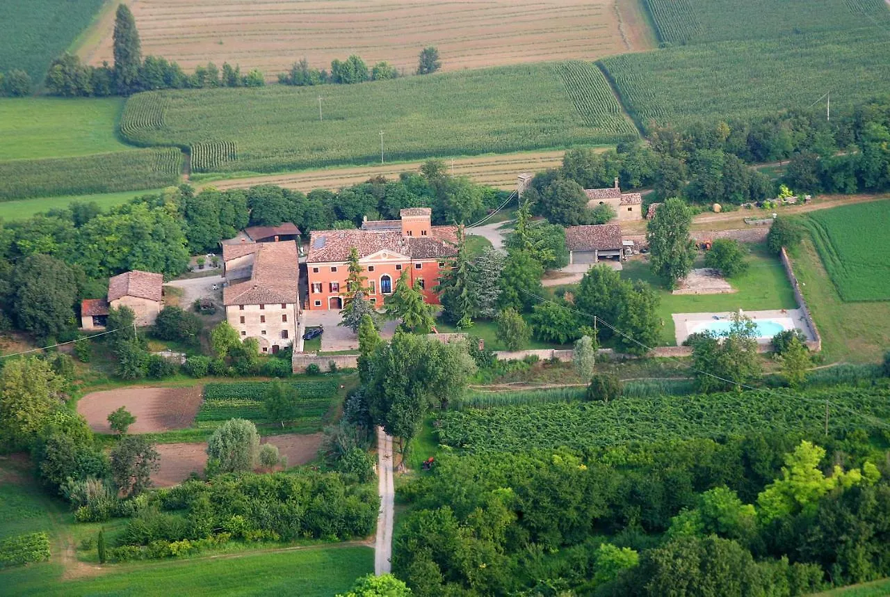 Farm stay Palazzo Di Monteoliveto Villa Monzambano